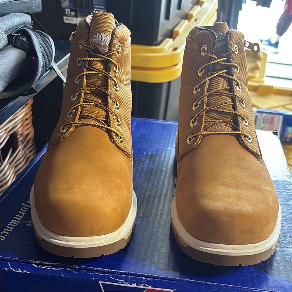 Timberland Brown Ankle-High Boots with Padded Collar